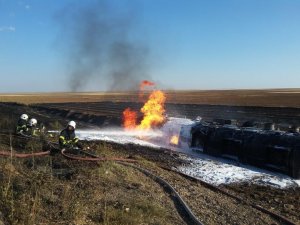 Aksaray'da LPG yüklü tanker şarampole devrildi: 1 ölü