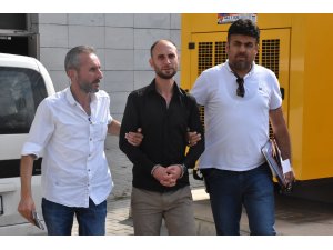 GÜNCELLEME - Bıçakladığı arkadaşını hastaneye götürdü