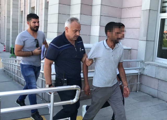 Otomobili çalarken suçüstü yakalandı