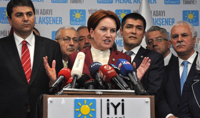 İYİ Parti'de iç isyan! Akşener'in koltuğu sallantıda...