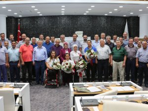 Şampiyonlardan ziyaret