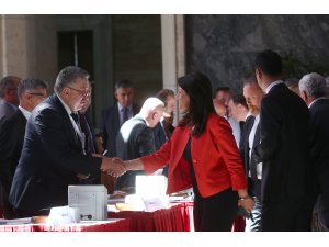 Milletvekilleri kayıt yaptırıyor