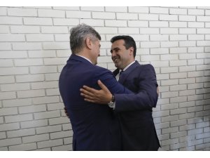 Bosna Hersek'ten Makedonya Başbakanı'na ödül