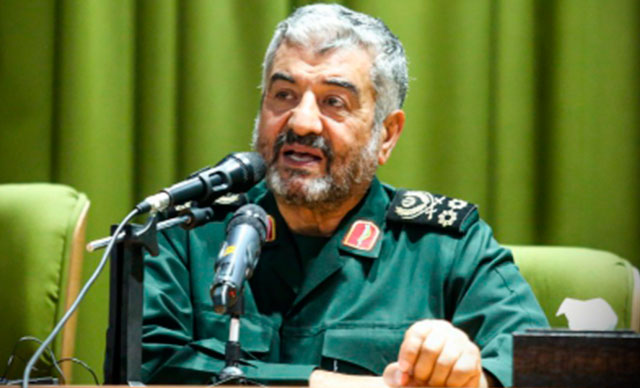 İran'dan ABD'ye Hürmüz Boğazı'nı kapatma tehdidi