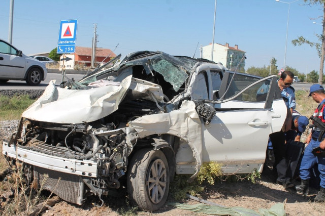 Lastiği Patlayan Otomobil Takla Attı: 1'i Ağır 4 Yaralı