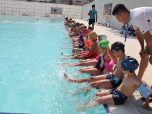 Seydişehir'de jeotermal yüzme havuzu sezonu açıldı