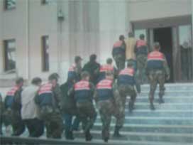 Diyarbakır'da 100 kişi gözaltına alındı