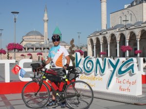 Sultan Alaaddin’i anmak için bisikletle geldi