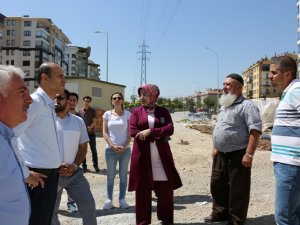 Toru, cami inşaatını inceledi