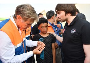 Ünlü Türk cerrah Dr. Mehmet Öz Suriye'de