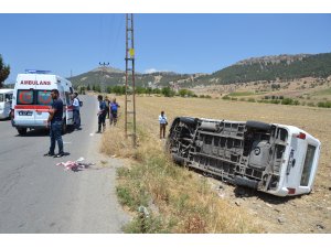 Adıyaman'da yolcu minibüsü devrildi: 1 ölü, 1 yaralı