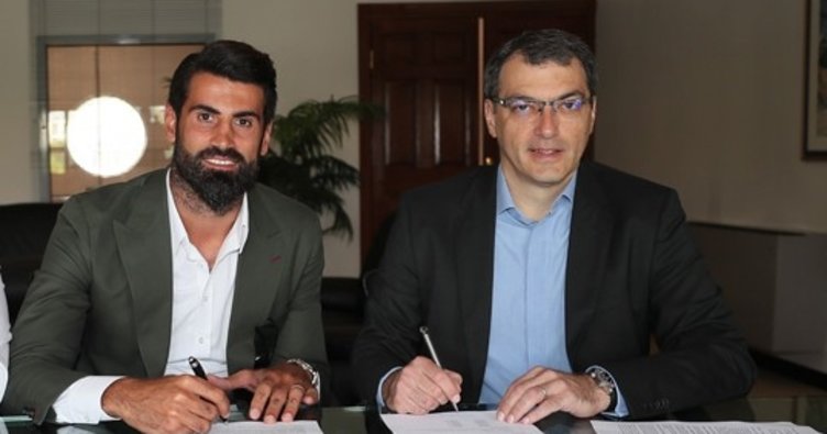 Fenerbahçe, Volkan Demirel'le sözleşme yeniledi