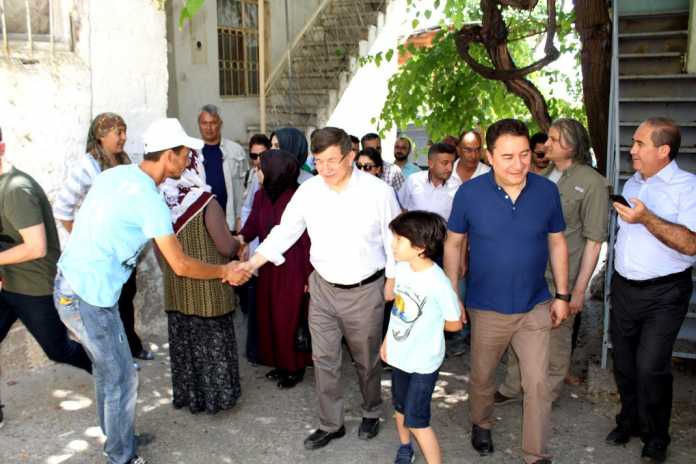 'Ahmet Davutoğlu parti kuruyor' iddiası