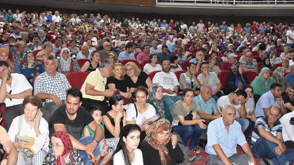 TOKİ konutlarının kura çekimlerinde izdiham yaşandı