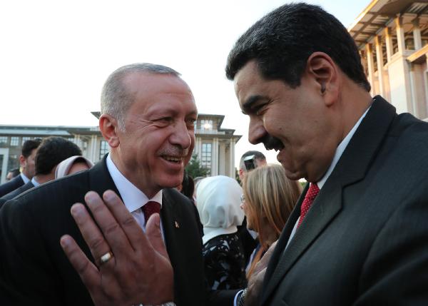 Maduro, "Dünya Lideri" dediği Erdoğan'la