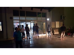 GÜNCELLEME - İzmir'de silahlı kavga: 1'i polis, 5 yaralı