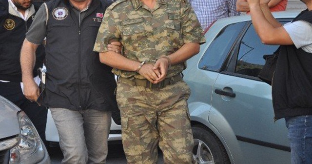 FETÖ zanlısı firari subaylar sahte kimlikle yakalandı