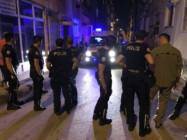 Bursa'da bıçaklı kavga: 2 yaralı