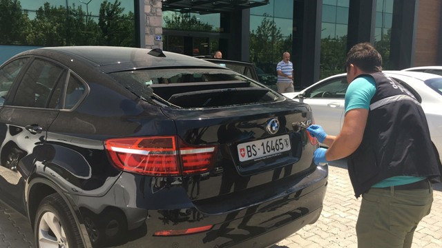 Ev almak için gelen gurbetçinin cipinden 100 bin lirayı çaldılar