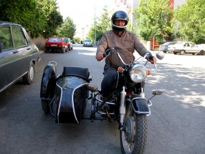 Yarım asırlık motosikletini yanından ayırmıyor
