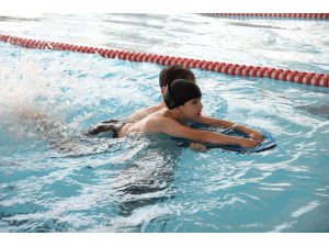 Pursaklar Belediyesinin yüzme kursu ilgi gördü