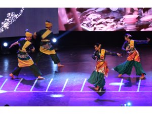 "Uluslararası Altın Karagöz Halk Dansları Yarışması"nda final gecesi