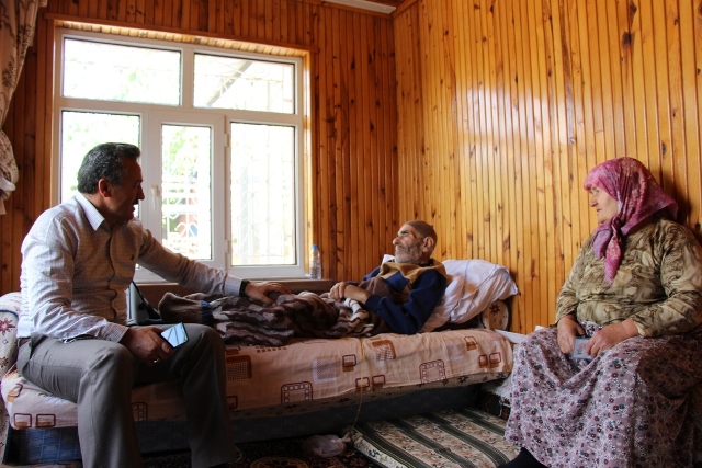 Başkan Tutal yaşlı ve hasta ziyaretlerine devam ediyor