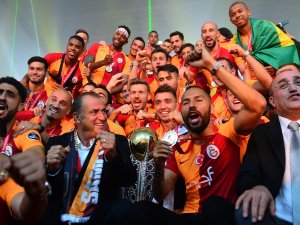 Galatasaray'da yaprak dökümü