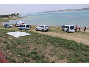 Baraj gölünde bottan düşen genç boğuldu