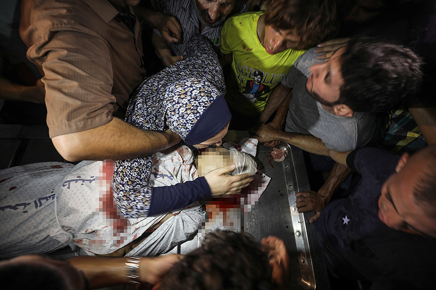 İşgalci Terörist İsrail'in Gazze'ye düzenlediği hava saldırısında 2 çocuk şehit oldu