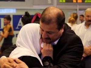 İsrail'in ayırdığı anne-oğul İstanbul'da kavuştu