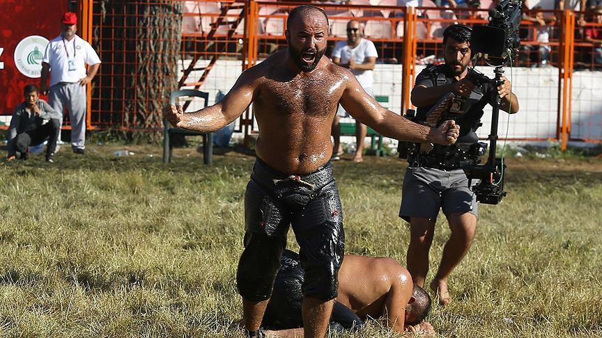 Kırkpınar başpehlivanlığını Orhan Okulu kazandı