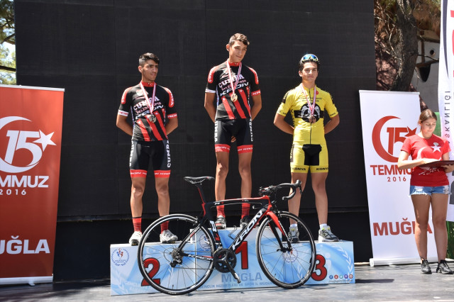 15 Temmuz Şehitlerini Anma Ulusal Bisiklet Yol Yarışına Konya damgası