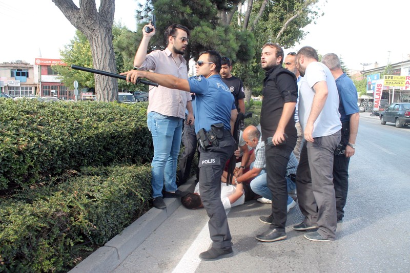 Konya’da iki grup arasındaki kavgada silahlar çekildi! Çevik Kuvvet sevkedildi