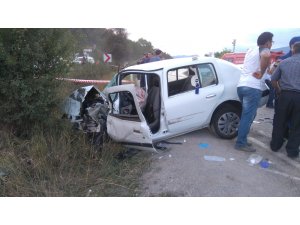 Bolu'da otomobil ile kamyonet çarpıştı: 2 ölü, 6 yaralı
