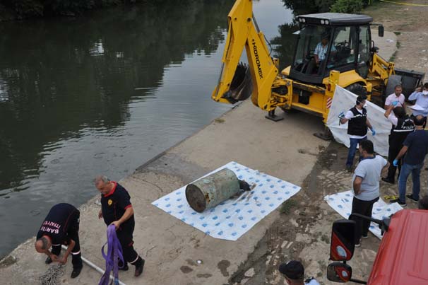 Kayıp manavın cesedi, bacakları kesik halde ırmakta varilde bulundu