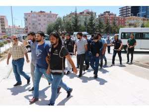Yasa dışı bahis oynatan 8 şüpheli adliyeye sevk edildi