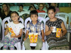 Gündoğdu’da sokak sineması keyfi