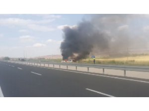 Kaza yapan minibüs saatler sonra alev alev yandı