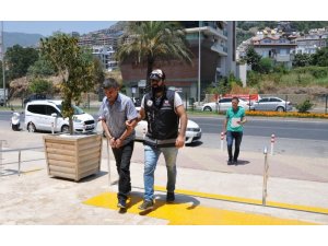 Alanya’da aranan şüpheli yakalandı