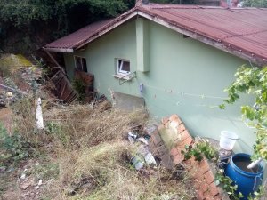 Beykoz’da yağmur sonrası duvar çöktü: 1 ölü, 1 yaralı