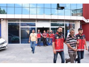 2 çocuğun gözü önünde öldürüp, halıya sarıp araziye attılar