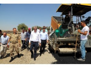 Köylerde sıcak asfalt çalışması