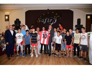 Şampiyon amatör spor kulüpleri yemekte buluştu