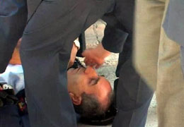 Paşa Törende Bayıldı