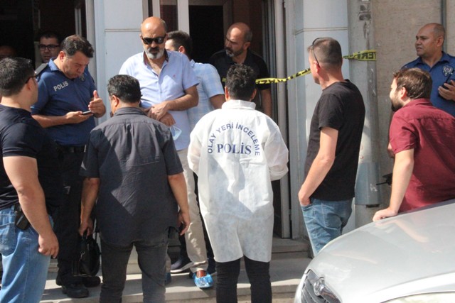 Bodrum katta başı ezilmiş erkek cesedi bulundu