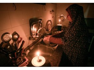 İran’da canlı yayında elektrik kesildi