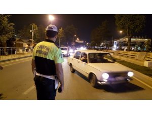 Polis ekipleri apart egzozlu araçlara geçit vermiyor