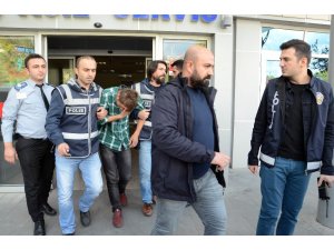 9 bıçak darbesiyle annesini öldüren sanık hortumla da boğazını sıkmış