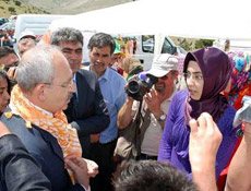 Kılıçdaroğlu'nu terleten başörtü sohbeti